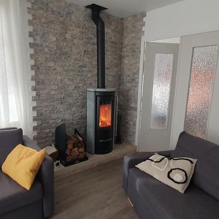 Appartement Entier Au Dessus De Villa, Climatisation Reversible Poele A Bois Tres Chaleureux , Wi Fi Parking Privee Gratuit Situation 500 M, Plage Et Centre Ville Sanary-sur-Mer Exteriör bild