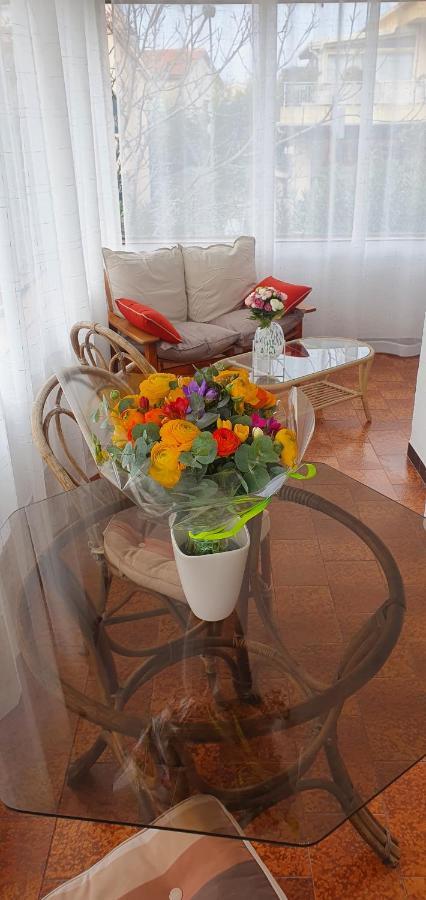 Appartement Entier Au Dessus De Villa, Climatisation Reversible Poele A Bois Tres Chaleureux , Wi Fi Parking Privee Gratuit Situation 500 M, Plage Et Centre Ville Sanary-sur-Mer Exteriör bild