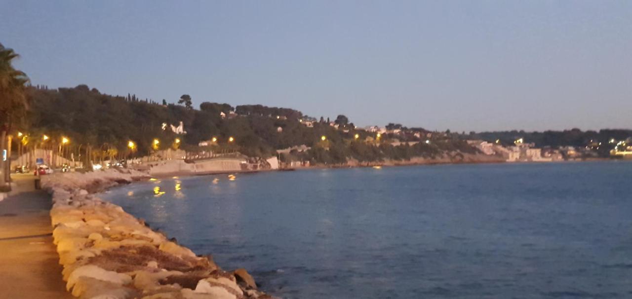 Appartement Entier Au Dessus De Villa, Climatisation Reversible Poele A Bois Tres Chaleureux , Wi Fi Parking Privee Gratuit Situation 500 M, Plage Et Centre Ville Sanary-sur-Mer Exteriör bild
