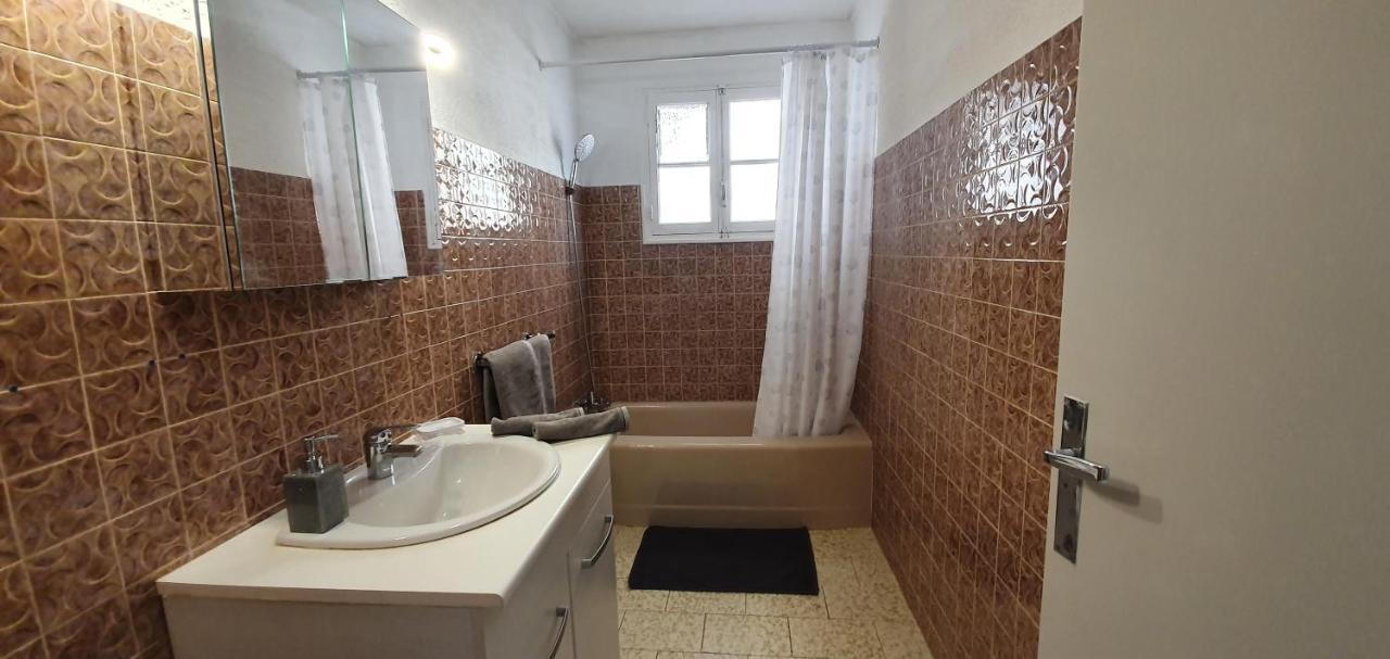 Appartement Entier Au Dessus De Villa, Climatisation Reversible Poele A Bois Tres Chaleureux , Wi Fi Parking Privee Gratuit Situation 500 M, Plage Et Centre Ville Sanary-sur-Mer Exteriör bild