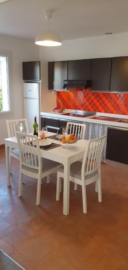 Appartement Entier Au Dessus De Villa, Climatisation Reversible Poele A Bois Tres Chaleureux , Wi Fi Parking Privee Gratuit Situation 500 M, Plage Et Centre Ville Sanary-sur-Mer Exteriör bild